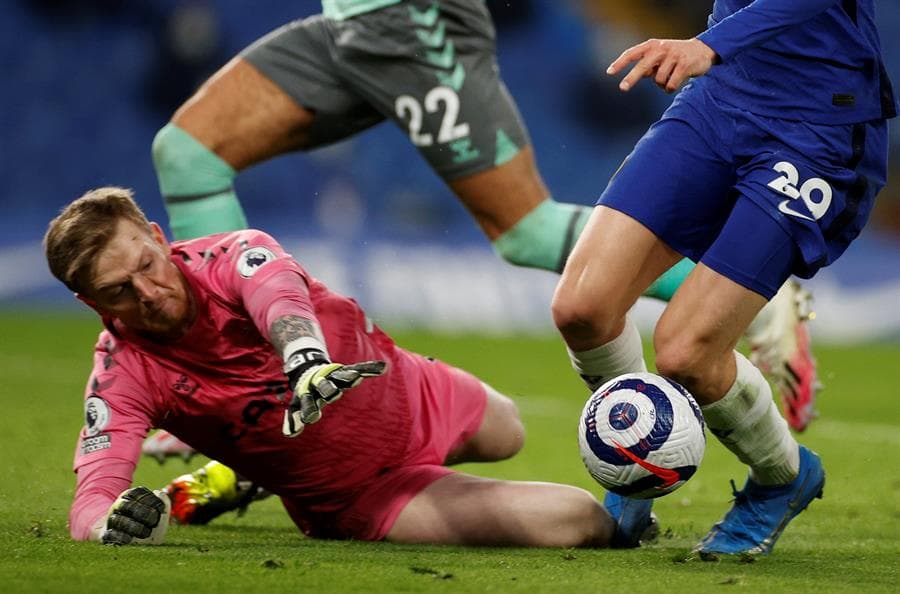 Chelsea se impone al Everton 2-0 durante la Jornada 27 de la Premier League. El primer tanto fue por parte de Ben Godfrey al minuto 31, pero fue Jorginho, con un penal, que se encargo de darle la victoria definitiva a los 'Blues' en el encuentro que se llevó a cabo en Stamford Bridge.