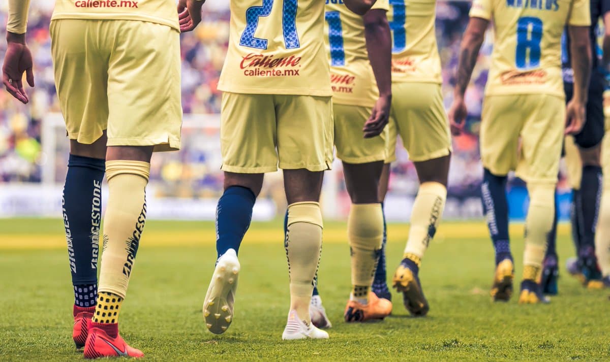 El América usó dos colores en sus medias, en el mes de la inclusión que promueve la 
<a href="https://www.univision.com/deportes/futbol/liga-mx/*">Liga MX</a>.