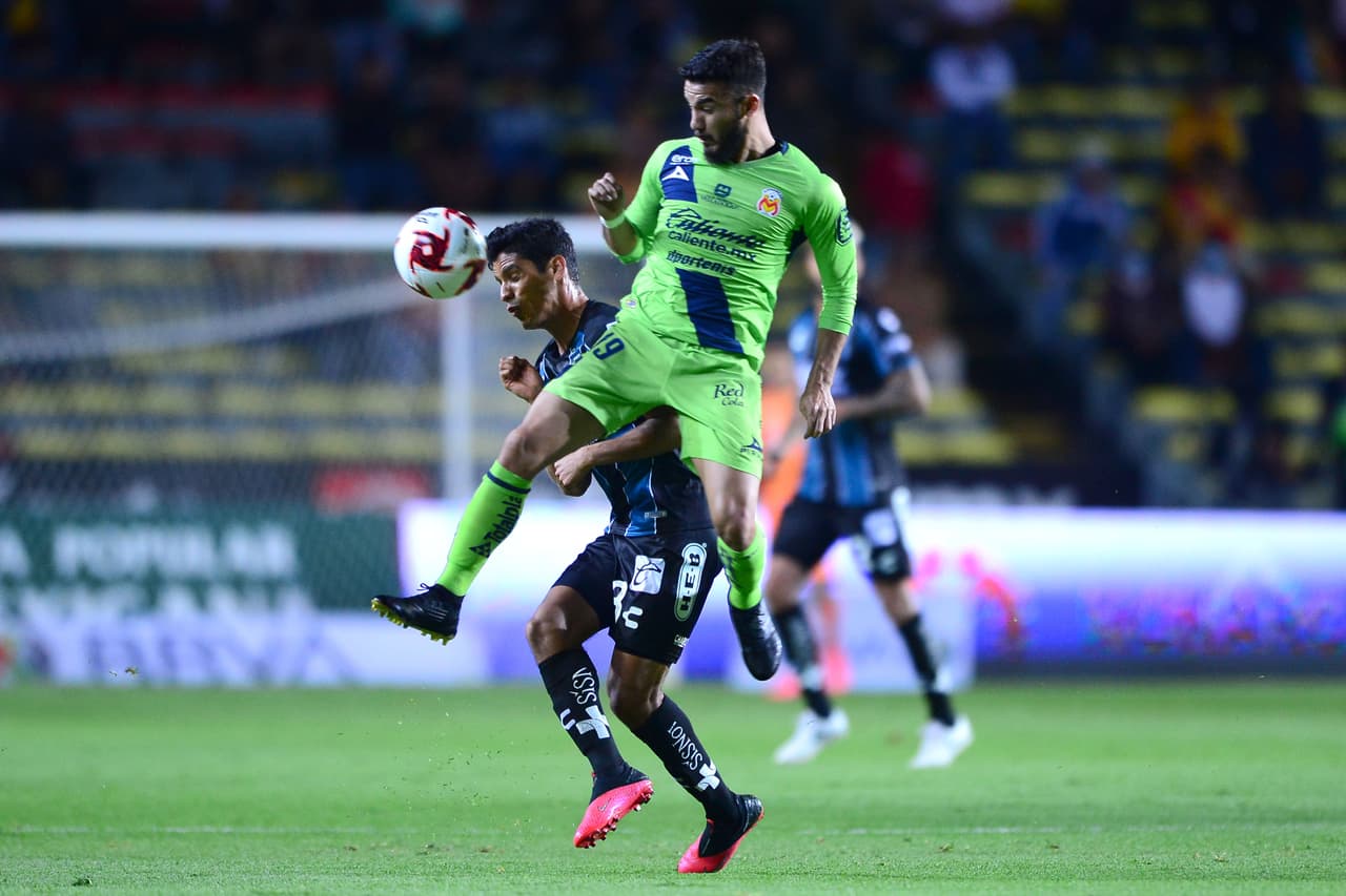 Con un doblete de Aldo rocha, gol de Martín Rodríguez, y gol del Shaggy Martínez, Morelia golea y deja claro el mal momento que esta viviendo el Querétaro.