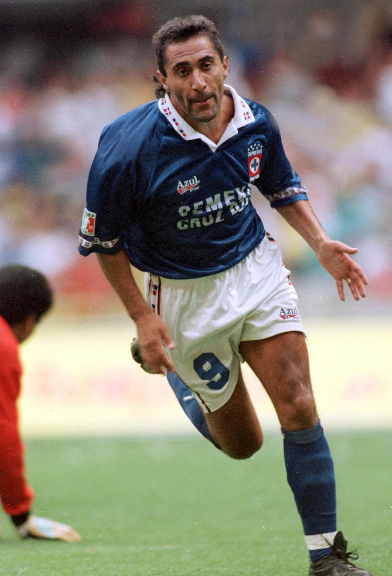 Podríamos describir su filosofía de vida en una sola frase. Con ella detallaba su casa de niño en su natal Rosario, Argentina: "era el hotel de más estrellas, porque cuando miraba para arriba se veían todas".