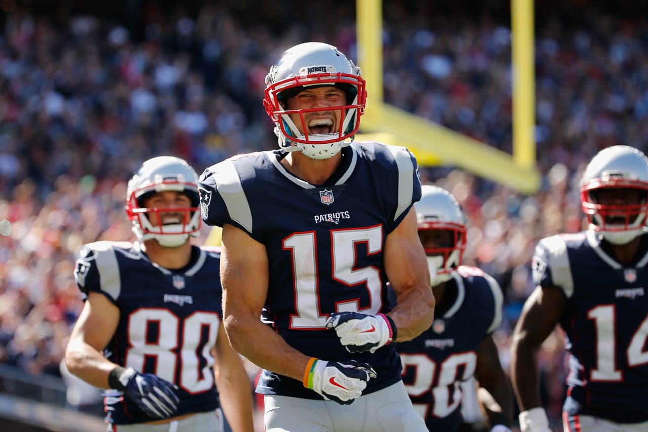 Chris Hogan: Es el tercer receptor de los Patriots que supera las 400 yardas por aire (438) además de ser el co-líder de anotaciones por aire con 5.