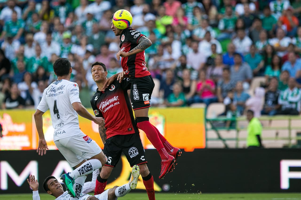 Xolos no encontró su juego colectivo en ninguna zona de la cancha. Tuvo que recurrir al talento de Bou y Lucero.