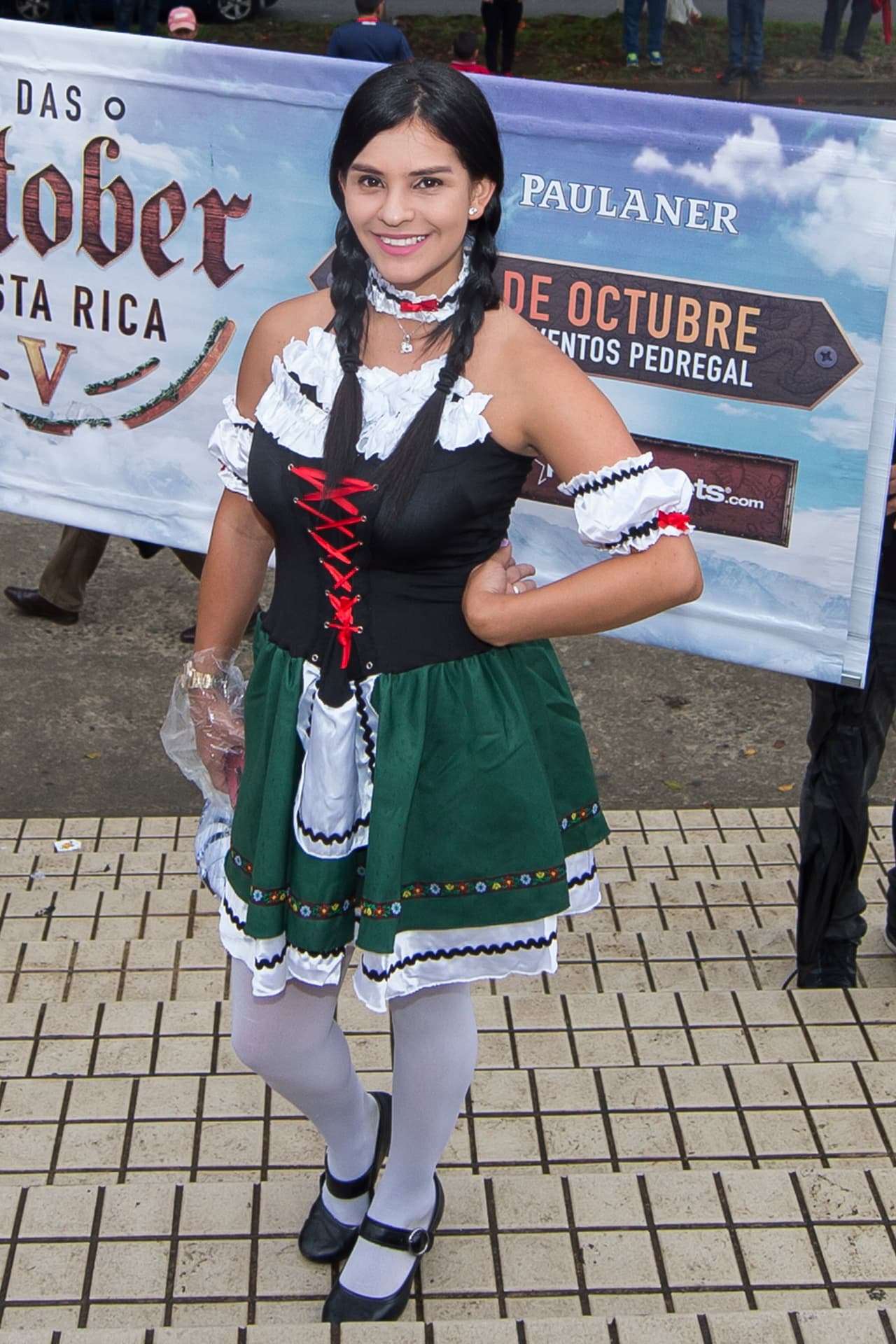 Un atuendo ideal para comenzar a darle la bienvenida a octubre con el popular evento de la cerveza alemana.