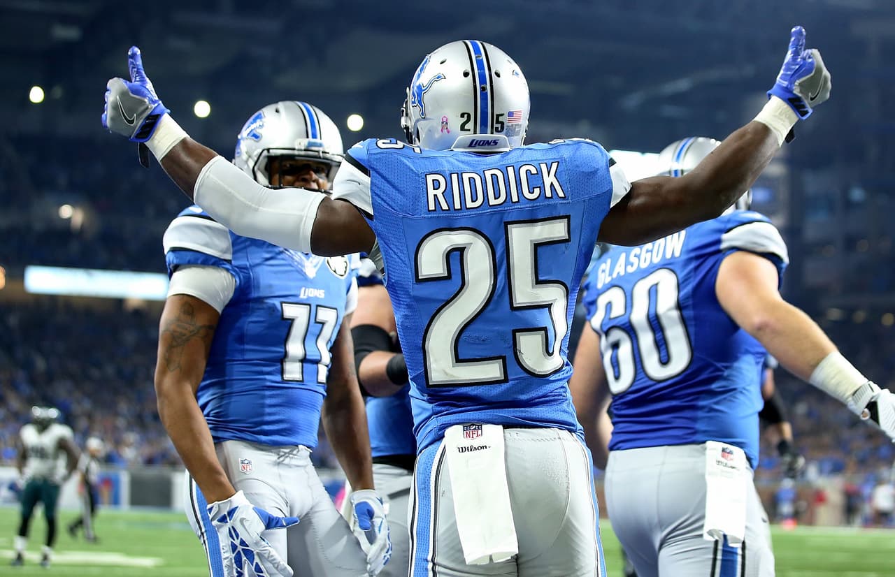 Con un gol de campo sobre el final del juego, los Lions vencieron 24-23 a los Eagles