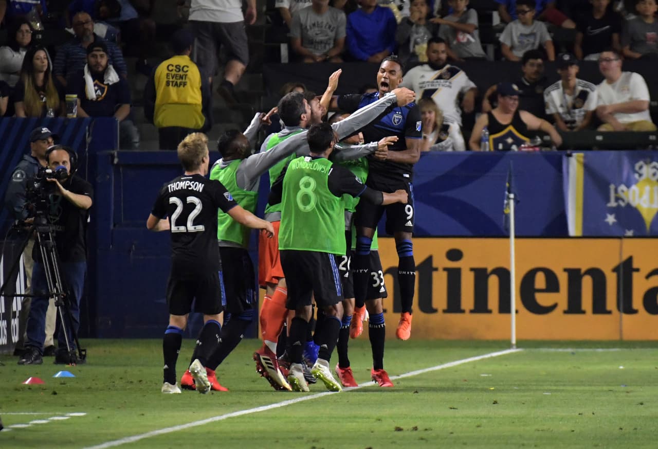 Poco después, al 64' Danny Hoesen le dio la ventaja a San Jose Earthquakes, dejando en silencio a los fanáticos locales.