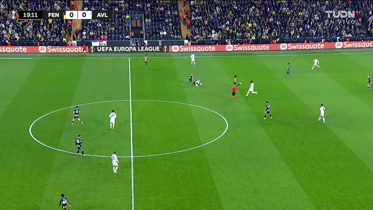 ¡TIRO ATAJADO! disparo por Marco Asensio.