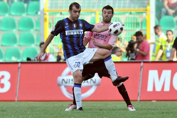 El Inter fue a la cancha del Palermo con la idea de dar una mejor actuación de la que tuvo en Champions League ante el Twente.