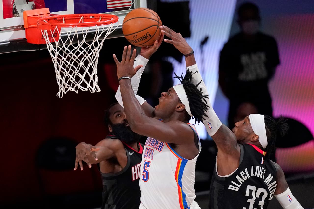 Oklahoma City pelea hasta el último segundo, pero no es suficiente y se despiden de los Playoffs al caer 102-104 frente a los Houston Rockets.