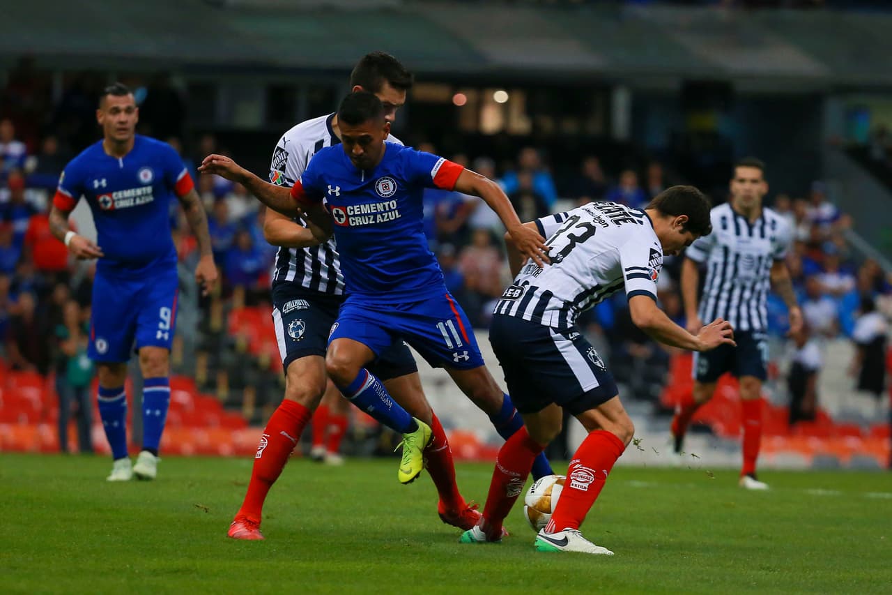 <b>Stefan Medina: 3, </b>Su desempeño había sido bastante bueno. Monterrey juega mucho al fuera de lugar y una desatención suya le costó el gol válido a la Máquina tras habilitar a Caraglio.