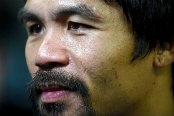 Manny Pacquiao no quisó enseñar sus armas en el entrenamiento abierto en Los Ángeles, el filipino se dedicó a atender a los medios de comunicación y después hizo menos de 10 minutos de manoplas.
