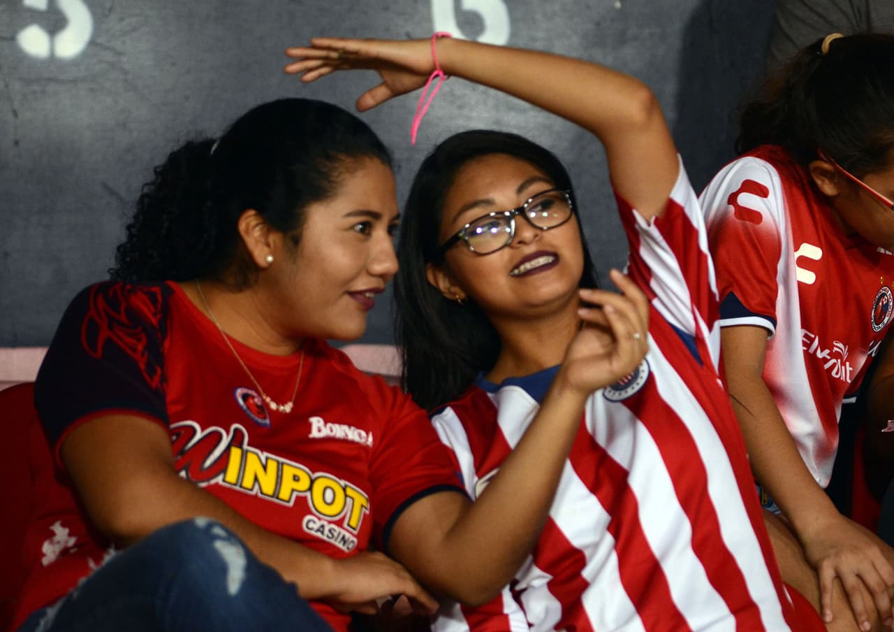 Así se vivió el colorido de la afición en la Jornada 11