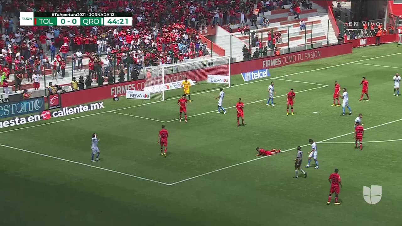 ¡TIRO ATAJADO! disparo por Pablo Barrera.