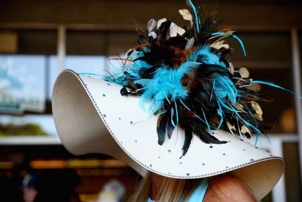 Y por supuesto, un desfile de sombreros de todo tipo, como ya es tradición.