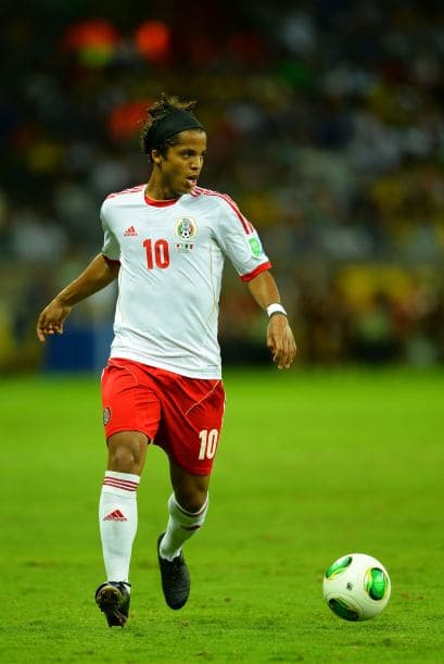 Primero en el torneo Esperanzas de Toulon donde ayudó a que México levantara el trofeo de campeón y posteriormente en los Juegos Olímpicos donde cargó con el ataque de México para obtener la medalla de oro.