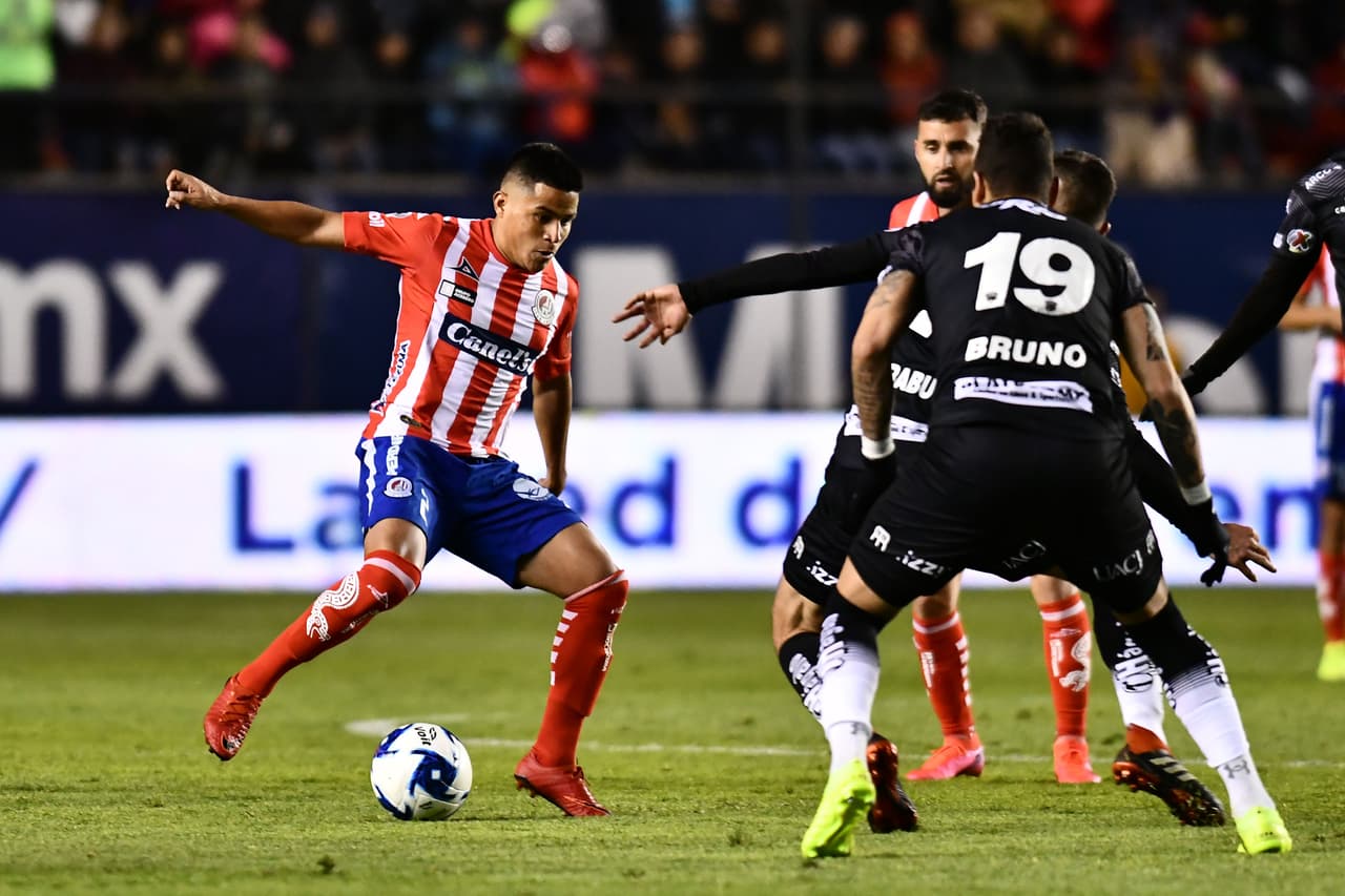 Con goles de Bruno Romo, Flavio Santos y Darío Lezcano, Bravos golea en San Luis y se queda con los tres puntos.