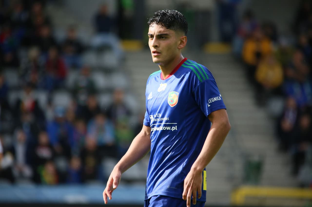 Santiago Naveda juega todos los minutos en la derrota del Miedz