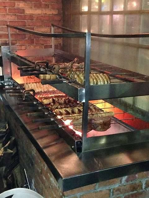 Iberia Peninsula Dirección: 80-84 Ferry St, Newark, NJ. Teléfono: 973-344-7603 (foto tomada de Twitter)