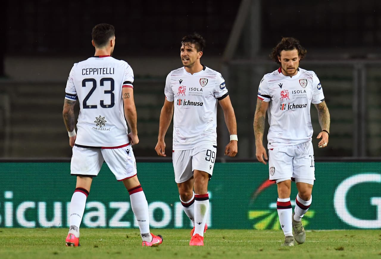 Giovanni Simeone de Cagliari descontó para el conjunto visitante, pero no fue suficiente la anotación.