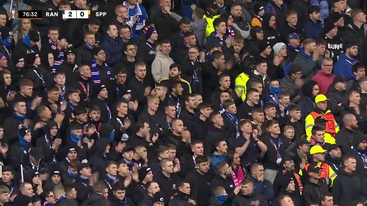 ¡GOL!  anota para Sparta Prague. Lukás Haraslín