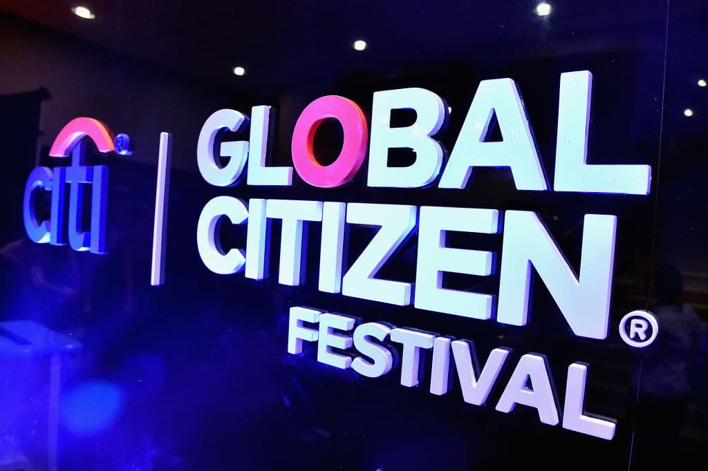 Global Citizen forma parte de una creciente red de organizaciones sin fines de lucro y activistas que buscan lograr una distribución más amplia y equitativa de las vacunas COVID-19.