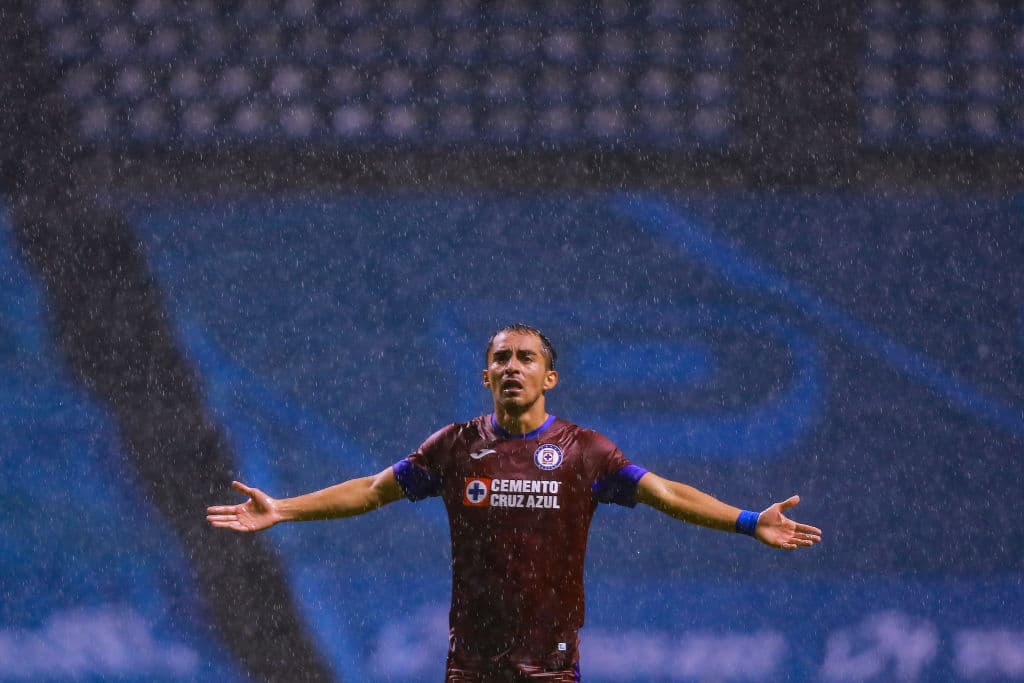 Con Puebla ganando por la mínima, Cruz Azul se desapareció de la cancha; ya no generaba jugadas de peligro hasta que Orbelín Pineda marcó el gol del empate al 90+1’.