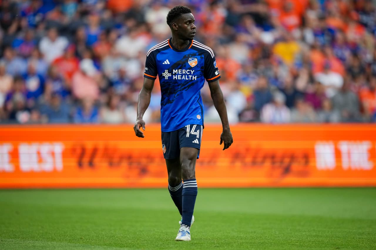 Delantero -
<b>DOMINIQUE BADJI</b> (FC Cincinnati)