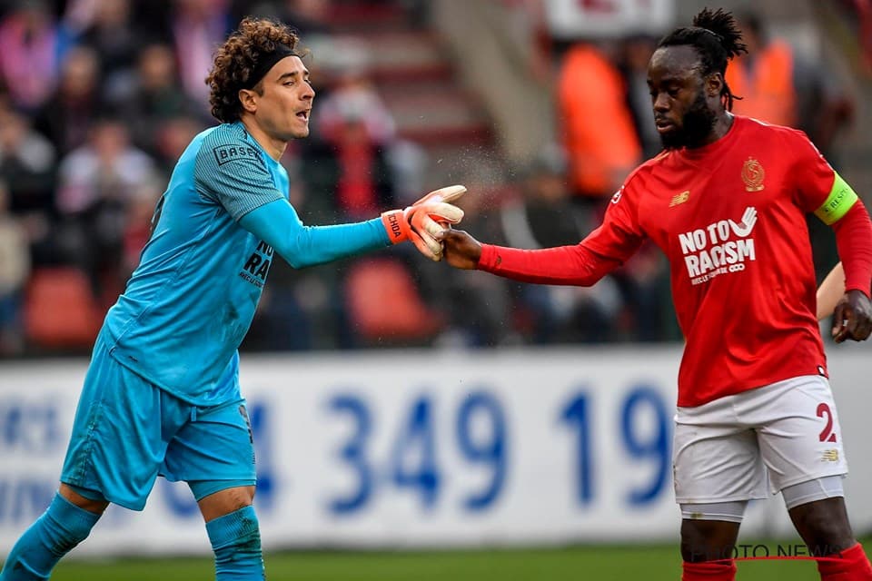 Guillermo Ochoa: después de anunciar que no seguirá en el Standard de Lieja, cerrará la temporada ante el campeón Genk.