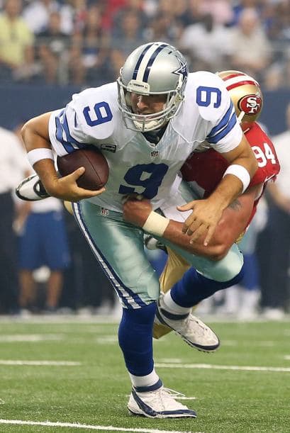 Es posible que Romo esté subestimado en esta lista, basada en su sensacional producción en los últimos años. Rápidamente se clasificó como uno de os quarterbacks más eficientes en la historia de la NFL, su índice de pasador de 97.6 es la segunda mejor de todos los tiempos. Romo ha dirigido 28 jugadas ganadoras de juego en sus nueve temporadas como titular, incluyendo 24 regresos en el último cuarto. A pesar de sus fracasos en algunas situaciones al final del partido Romo ha estado mejor más de las veces en que todo pende de un hilo.