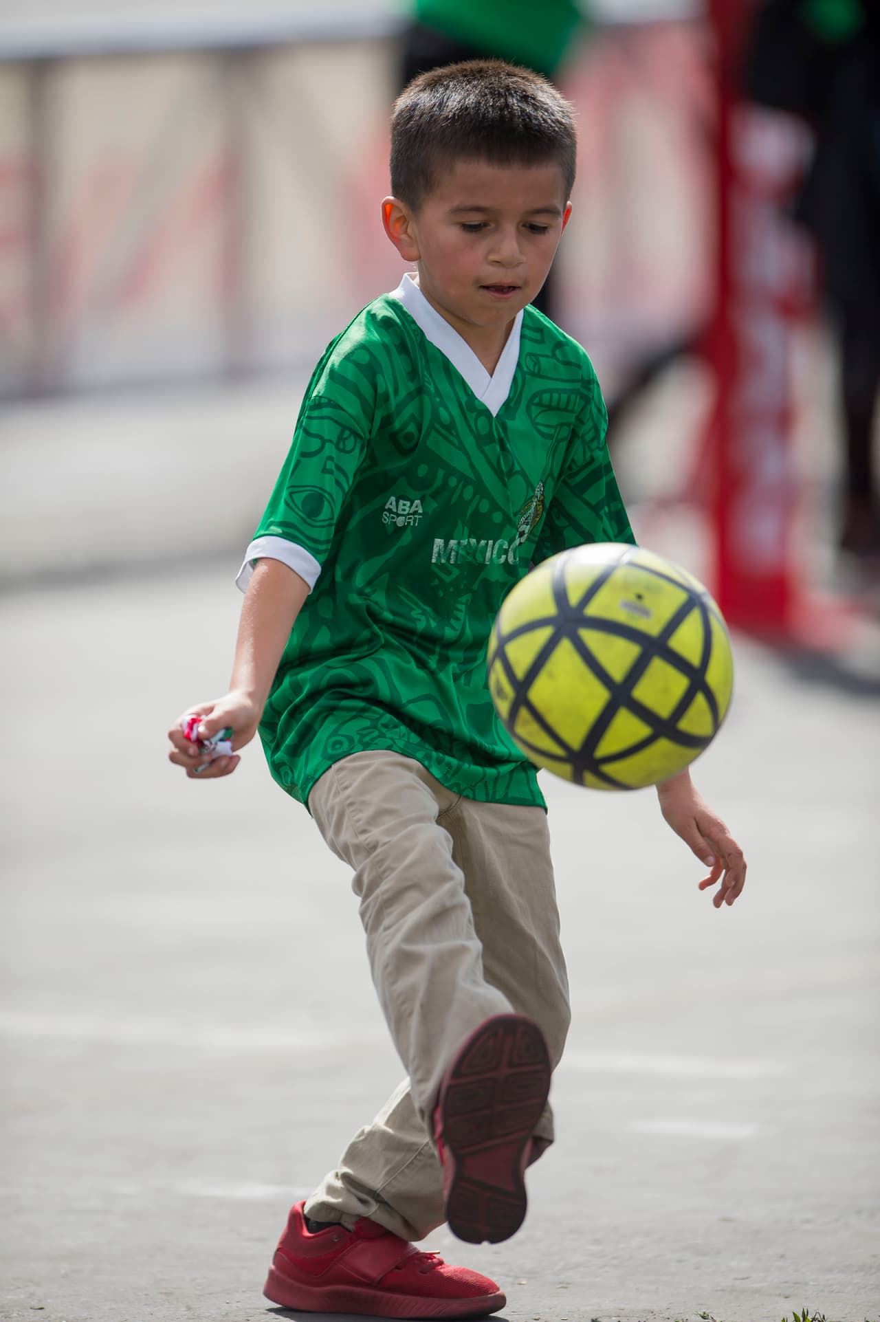 La fiesta y color de los fanáticos mexicanos prendió el ánimo para el partido del 'Tri' en el Levi's Stadium contra Islandia como preparación para el Mundial de Rusia 2018.