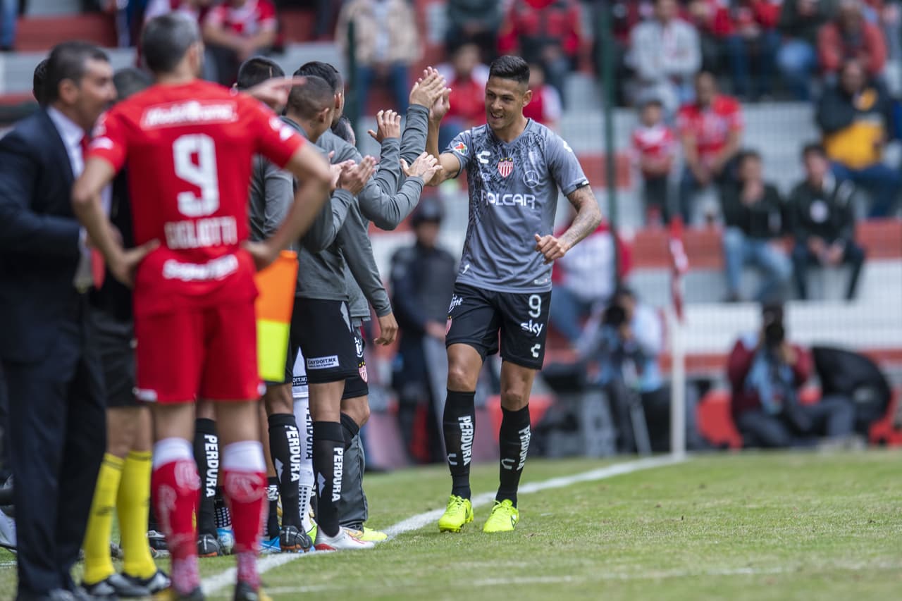 En un partido de volteretas, el Necaxa derrota a domicilio al Toluca 2-3 en un juego entretenido con gol de penal de Mauro Quiroga en el tiempo agregado.