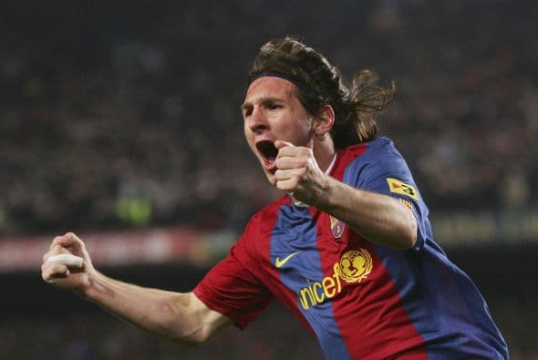 En el 2007 el argentino escribiría una de sus primeras páginas de oro ante el Real Madrid, Messi salvaría al Barcelona de la goleada al meter un triplete en el partido realizado en el Nou Camp el 11 de marzo de ese año.