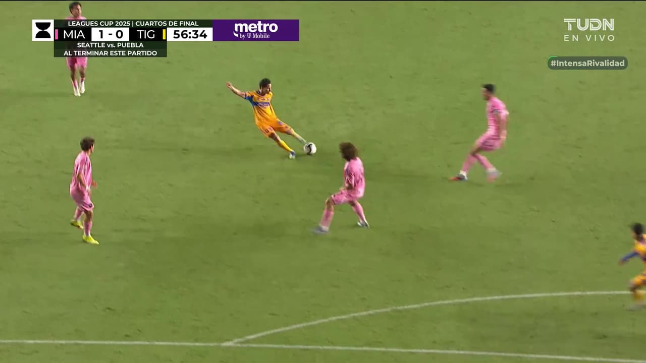 ¡Poste! ¡Diego Lainez se quedó a nada de un golazo espectacular!