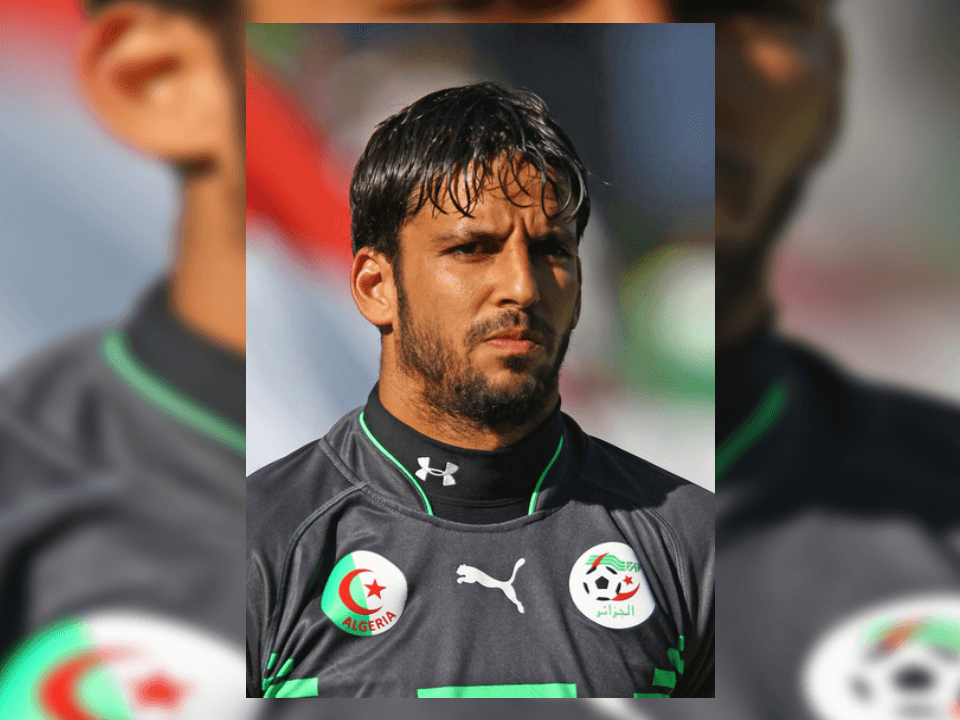 <b>Mohamed Lamine Zemmamouche</b>
<br>Portero y capitán de su equipo en la primera división de Argelia, USM Alger. También se ha desempeñado para el equipo nacional argelino.