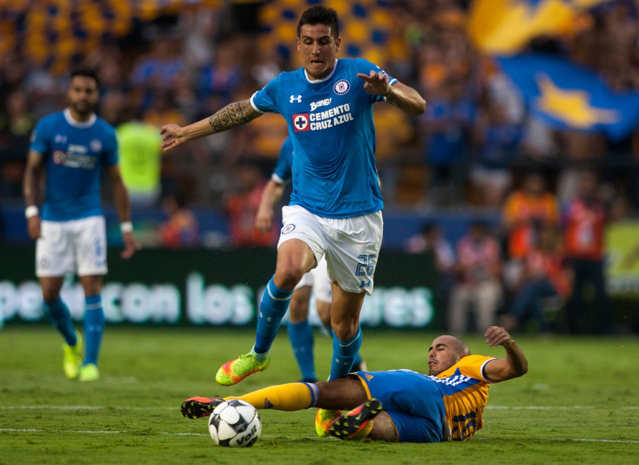 Enzo Roco es otro de los jugadores de Cruz Azul. Este defensa central llegó al equpo cementero esta temporada, mientras que con Chile ha sido convocado para estas eliminatorias.