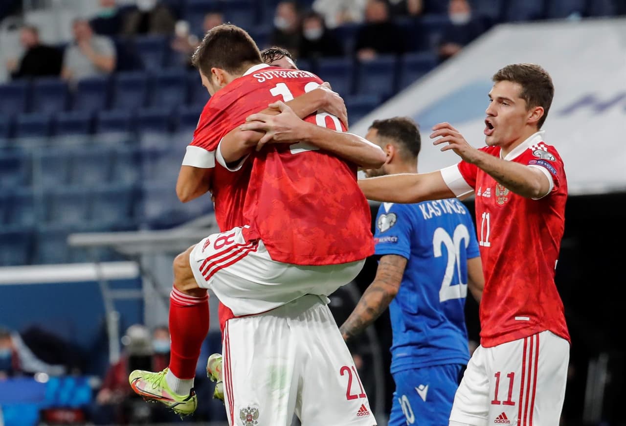 Rusia destroza a Chipre y Macedonia también golea