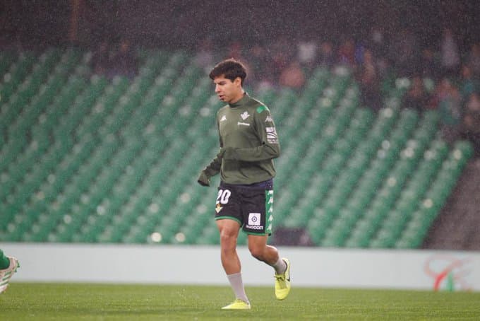 Diego Lainez anotó el tercer gol en el 0-4 del Betis al Antoniano y avanzó de ronda en la Copa del Rey; el mexicano fue titular y jugó los 90 minutos.