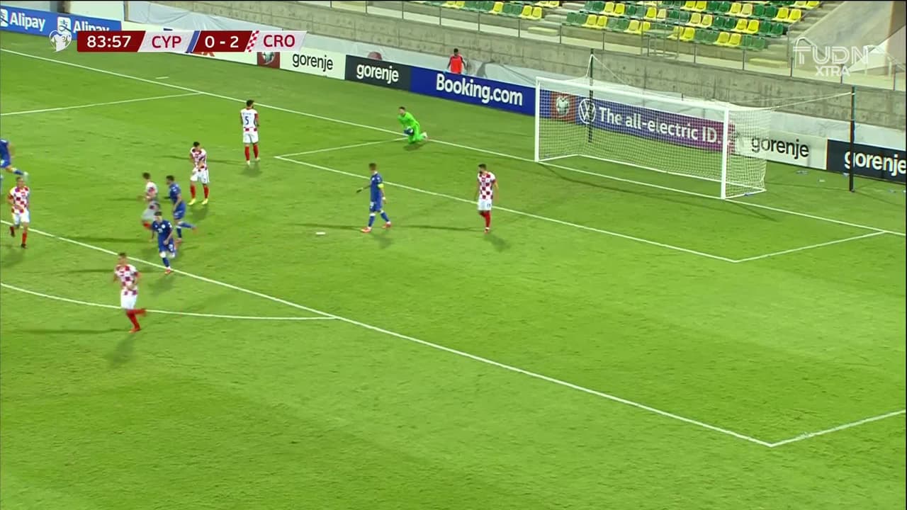 ¡TIRO ATAJADO! disparo por Grigoris Kastanos.