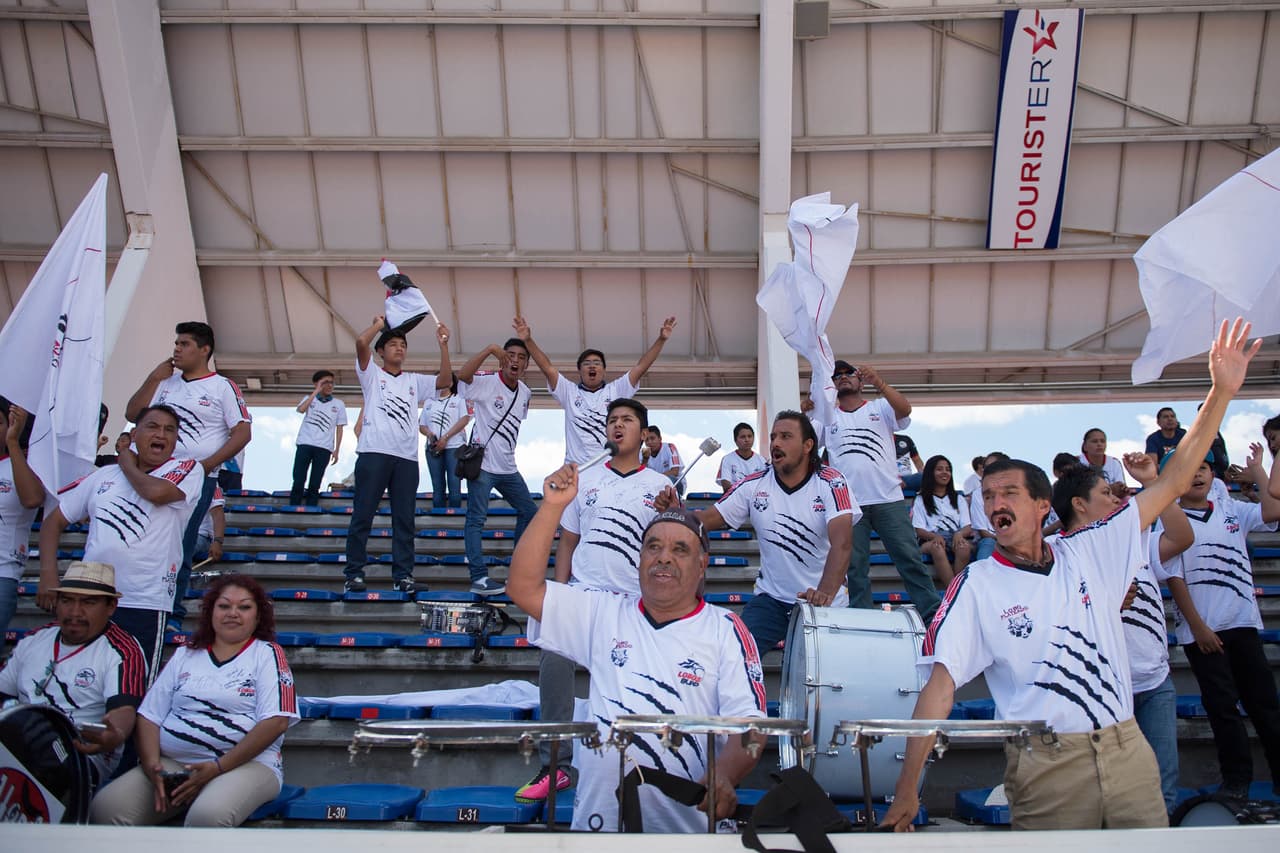 Familias y niños fueron los principales protagonistas en las tribunas antes del comienzo del juego de la Jornada cinco. Como siempre, cada que el América visita la ciudad de Puebla, sus aficionados se hacen presentes.