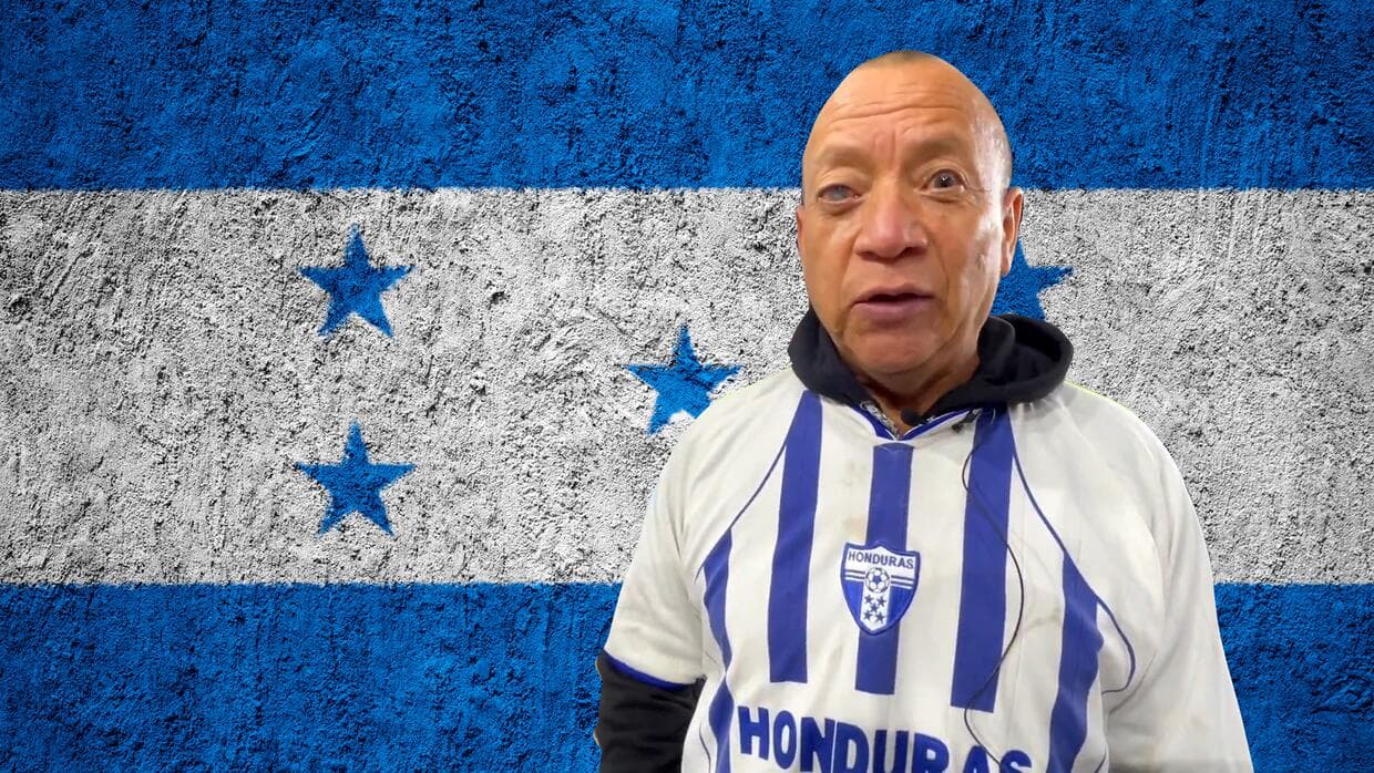 Un hondureño invidente, ahora con sus manos, volvió a vibrar con su selección