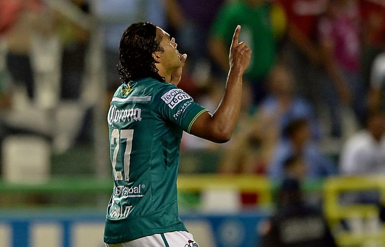 En media cancha tenemos a Carlos Peña, eñ ‘Gullit’ volvió a ser factor para que León sacara el triunfo como local ante Tigres. El mediocampista anotó el segundo gol de su equipo que al final fue la diferencia en el marcador.