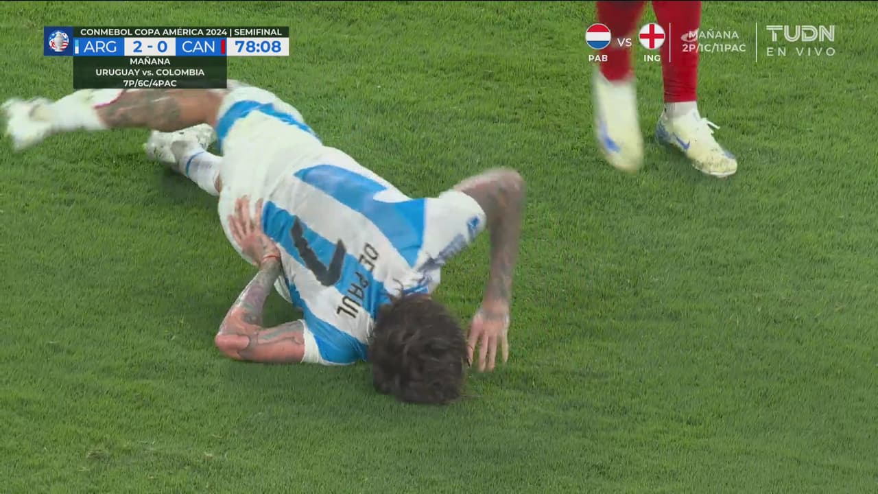 ¡El teatro de De Paul provoca que haya empujones en el campo!