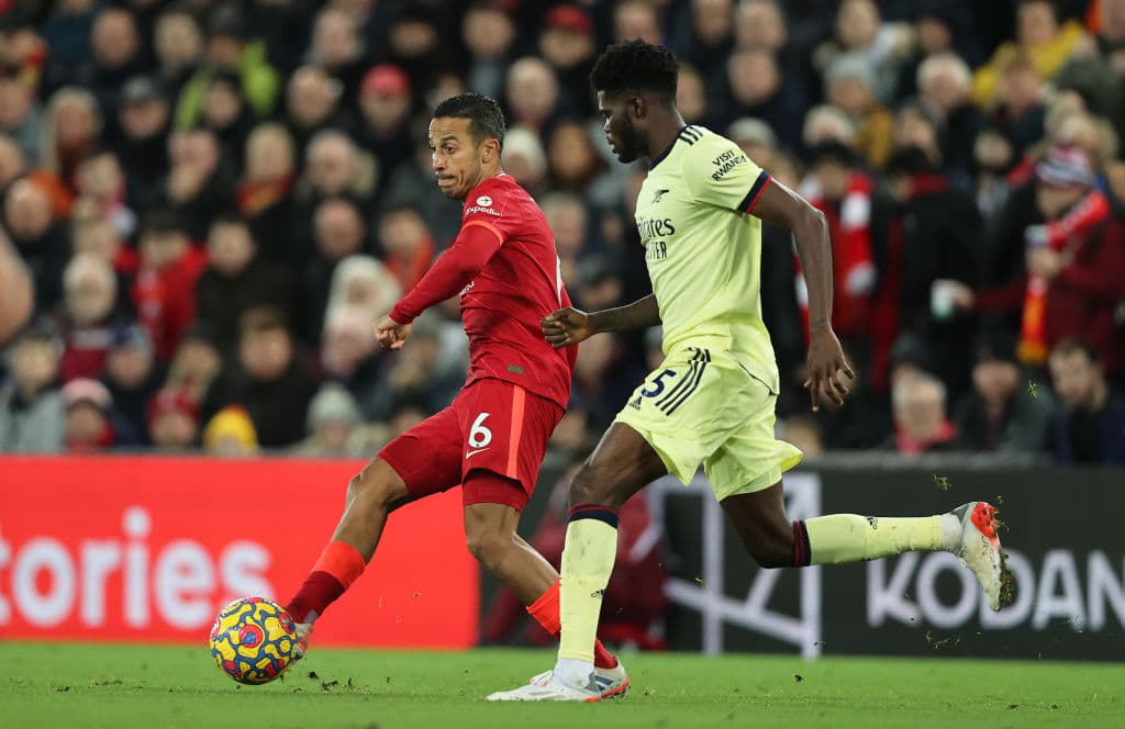 Sadio Mané, Dogo Jota, Mohamed Salah y Takumi Minamino fueron los responsables del descalabro 4-0 sobre el Arsenal.