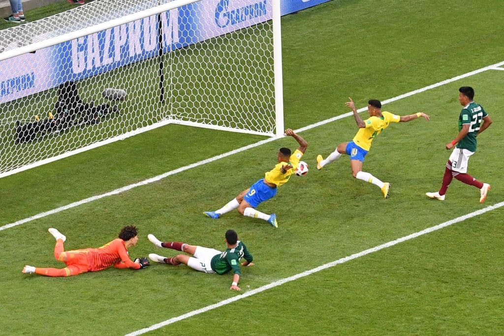 México fue quizás el equipo que más padeció a Neymar en una derrota 2-0 en los octavos de final en donde Brasil lució muy sólido.