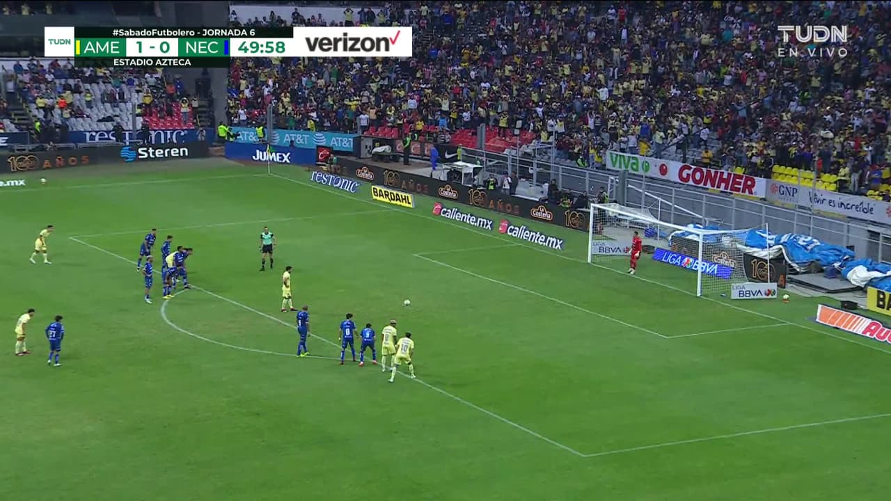 ¡GOOOL! Henry Martín anota para América.
