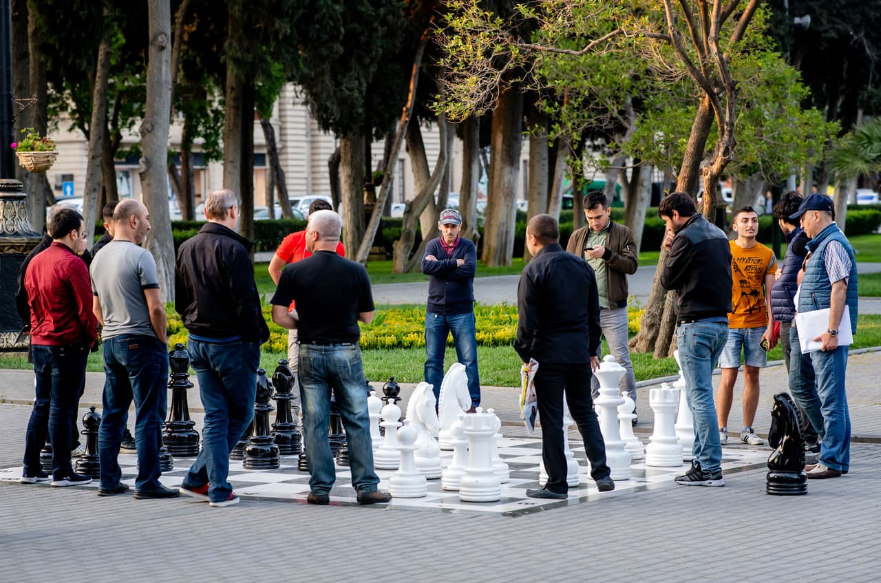 Bakú será la sede de la Final de la Europa League entre Chelsea y Arsenal. La capital de Azerbaiyán, que recibirá el duelo del miércoles 29 de mayo, ofrece espectaculares postales.