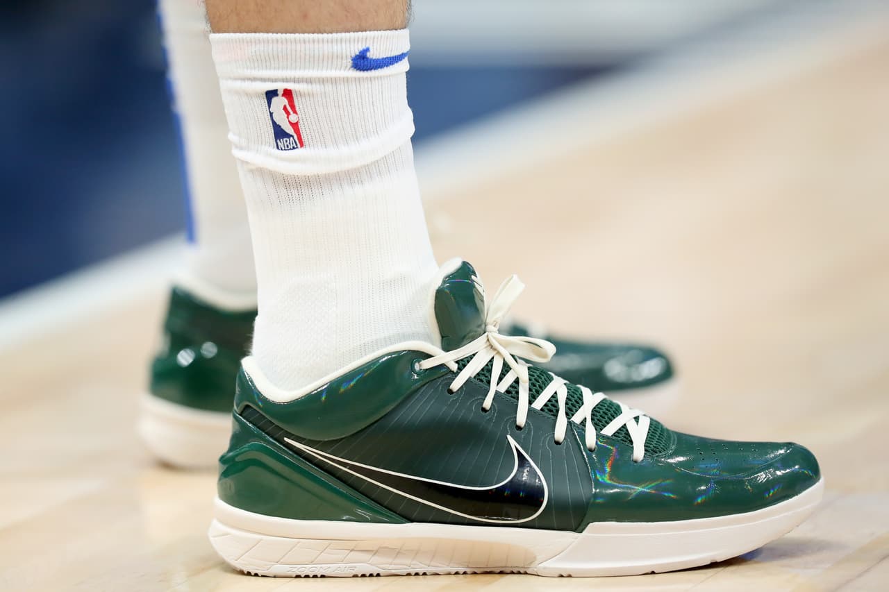 Los tenis de Luka Doncic #77 de Dallas Mavericks.