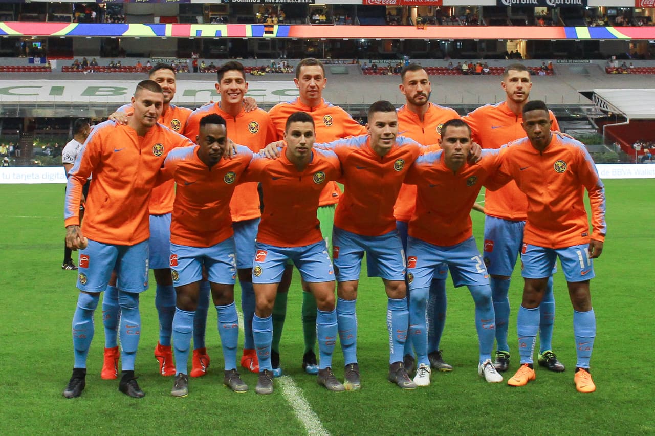 Con este once inicial se presentó el vigente campeón de la
<a href="https://www.univision.com/deportes/futbol/liga-mx/*">Liga MX</a>, las Águilas del América.