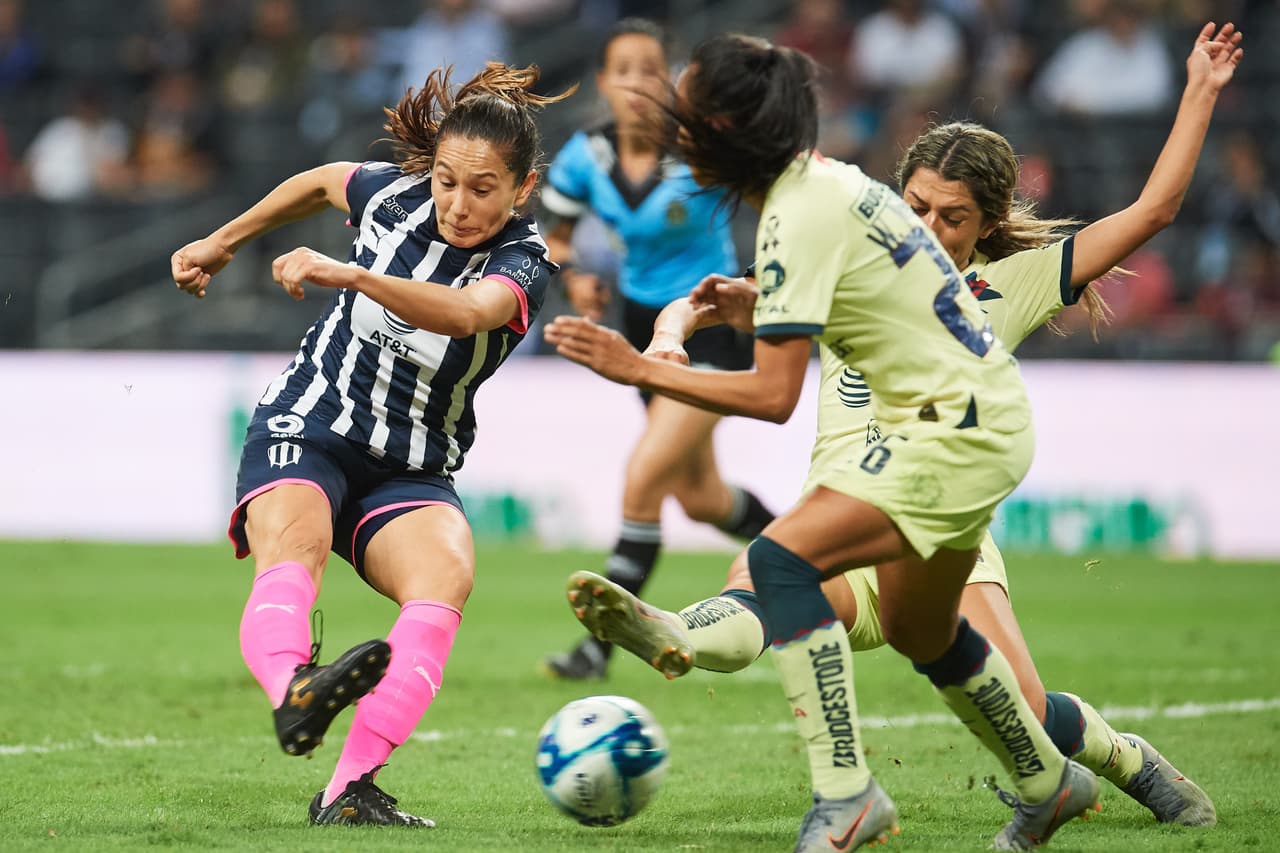 Valeria Valdez y Mónica Monsivais marcaron en el tirunfo de las Rayadas para avanzar a la Final.