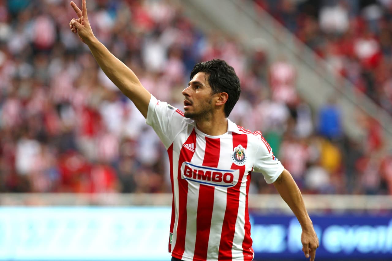 Rafael Márquez Lugo (Chivas) - Su primer partido del Clásico Nacional fue en Apertura 2012 en un partido que terminó con triunfo para el Rebaño por 3-1 y él marcó el definitivo.