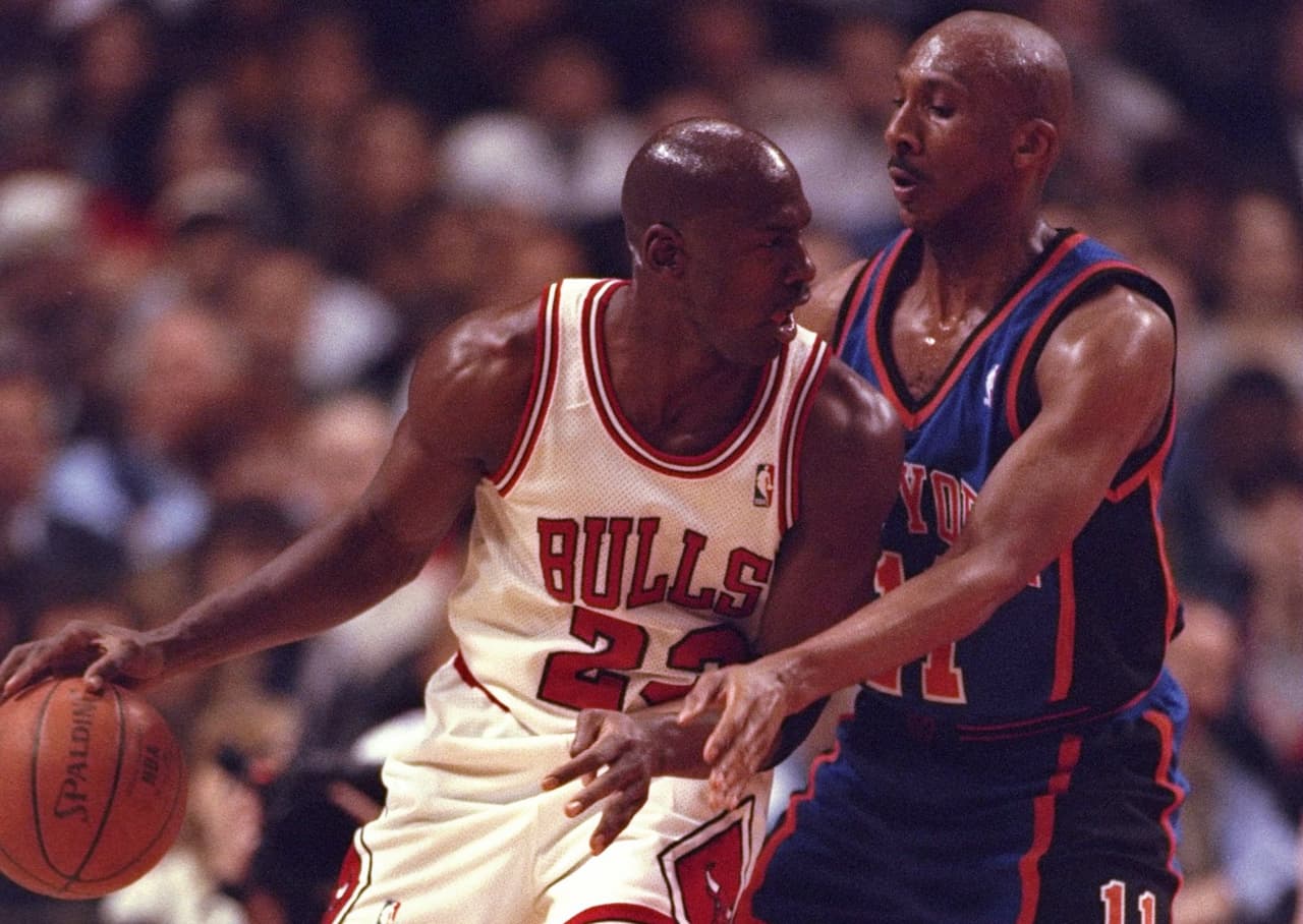 <b>Knicks Vs. Bulls: </b>de 1989 a 1996 los de Chicago marcaron una amplia superioridad ante los neoyorquinos ganándoles seis series de playoffs contra una. Michael Jordan siempre la piedra en el zapato de los de la 
<i>Gran Manzana</i>.